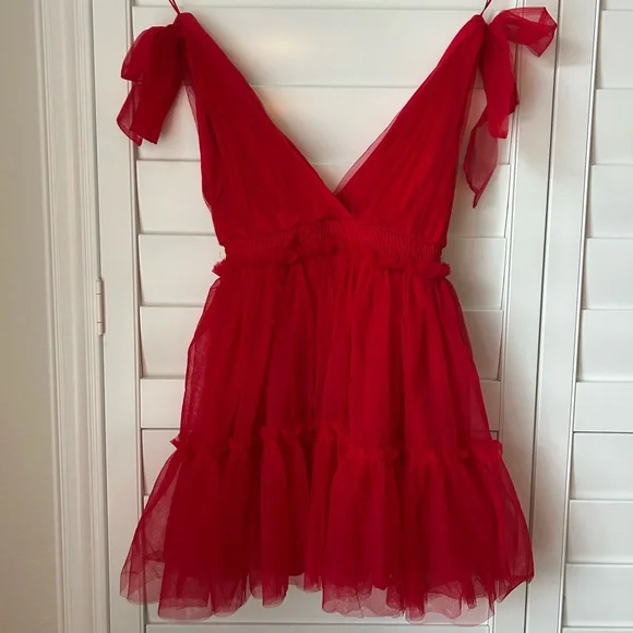 Elegant Red Mini Dress - Picture 1 of 3